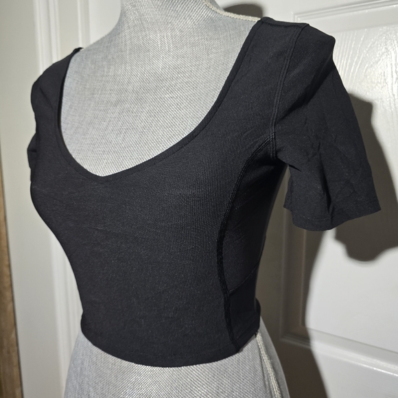 LULULEMON ribbed Yoga V-neck Top - Picture 3 of 5